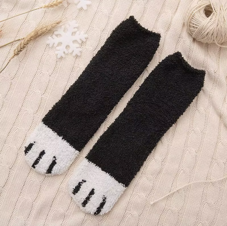 Flauschige Katzenpfoten-Socken